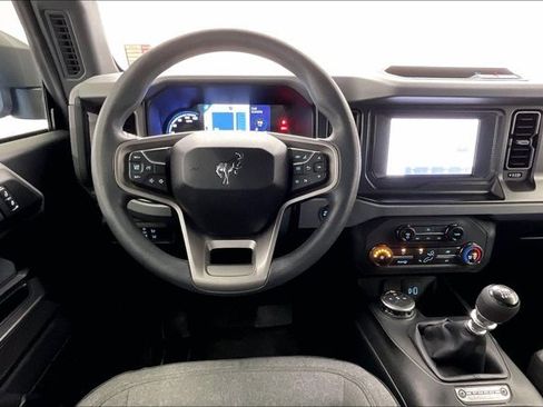 Used 2022 Ford Bronco 2-Door image 4