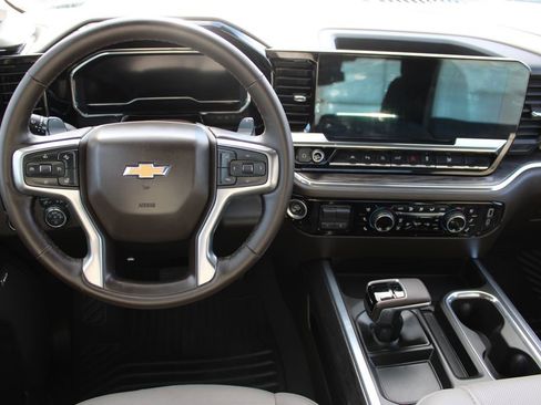 Used 2024 Chevrolet Silverado 1500 LTZ image 11