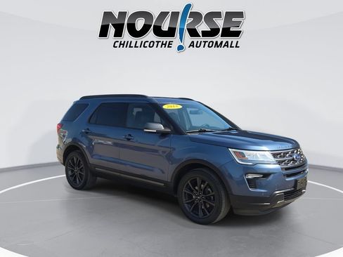 Used 2018 Ford Explorer XLT w/ Equipment Group 202A AWD/4WD image 2