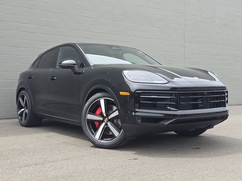 New 2026 Porsche Cayenne S AWD/4WD image 13