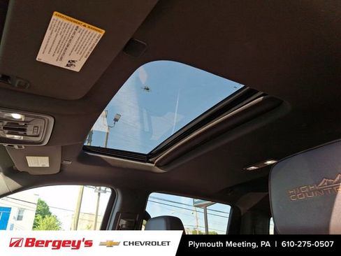Certified 2023 Chevrolet Silverado 1500 High Country w/ High Country Premium Package AWD/4WD image 17