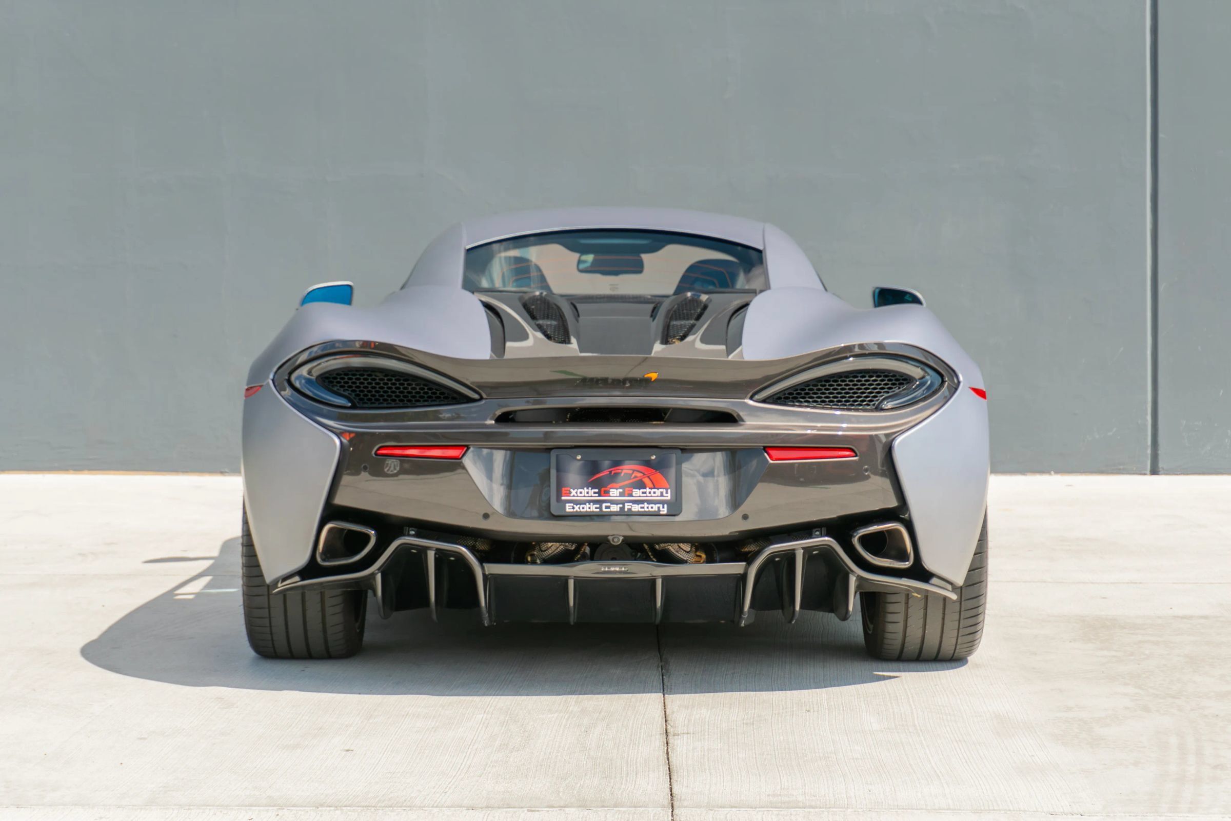 Used 2017 McLaren 570S Coupe RWD image 8