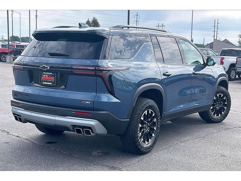 Used 2024 Chevrolet Traverse Z71 w/ Enhanced Driving Package AWD/4WD image 15