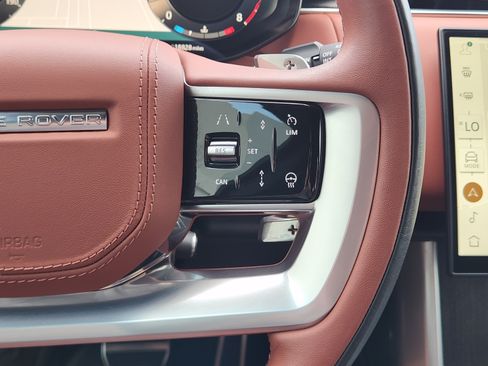 Certified 2025 Land Rover Range Rover SV AWD/4WD image 23