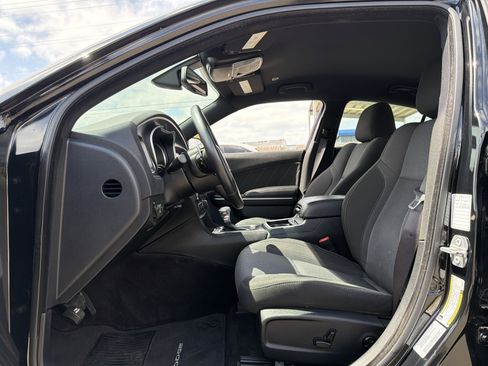 Used 2017 Dodge Charger R/T RWD image 10
