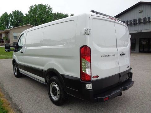 Used 2018 Ford Transit 250 130 Low Roof RWD image 3