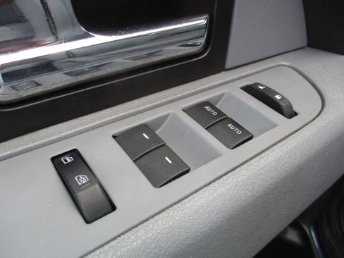 Used 2013 Ford F150 XLT w/ Luxury Equipment Group image 19