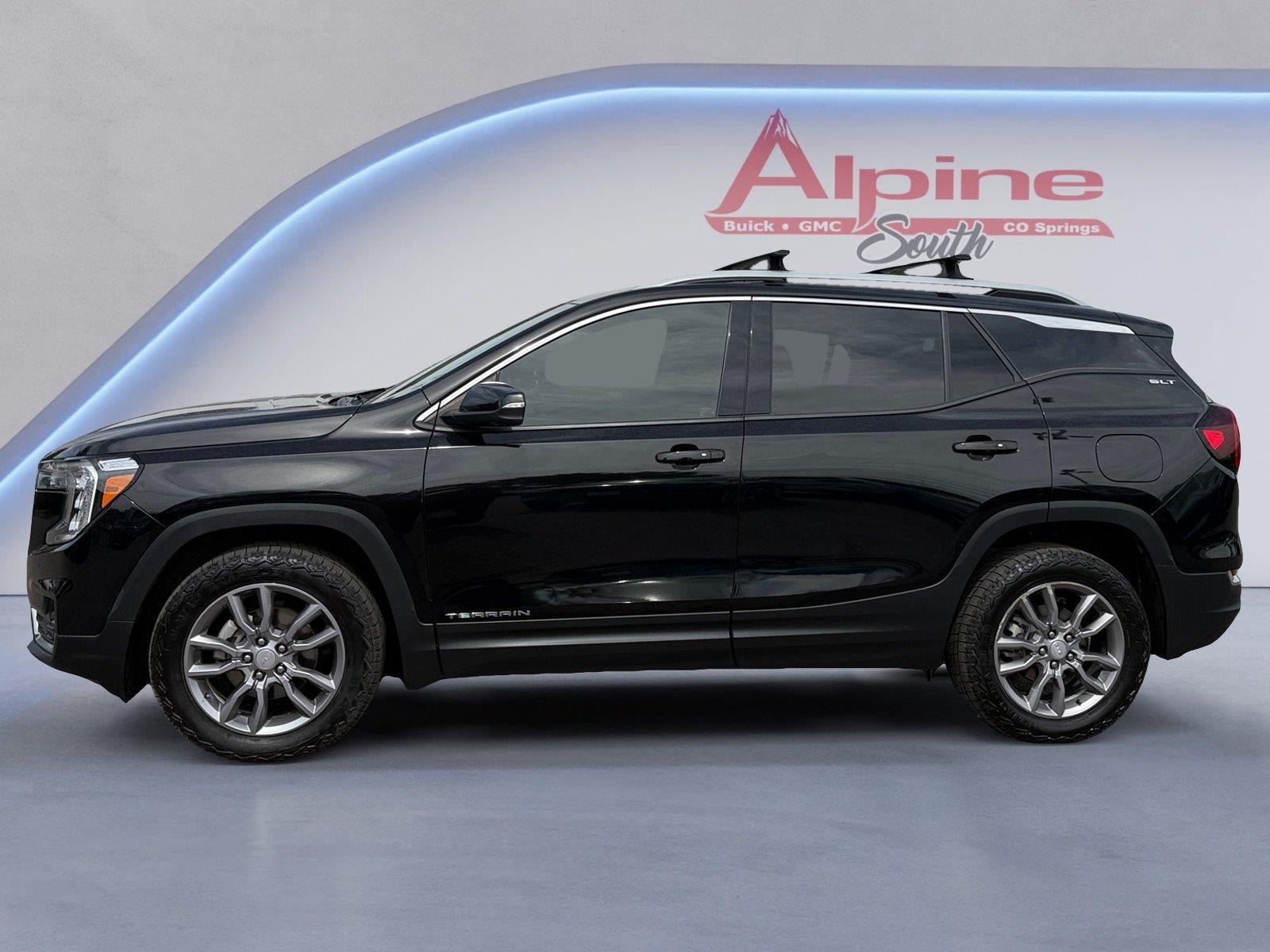 Used 2024 GMC Terrain SLT w/ Tech Package AWD/4WD image 2