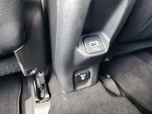 Used 2018 Jeep Renegade Limited w/ Safety & Security Group image 14