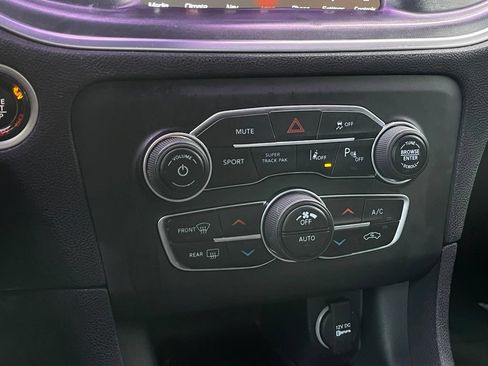 Used 2018 Dodge Charger R/T RWD image 18