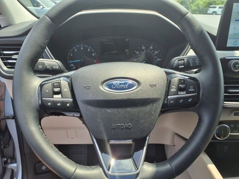 Used 2022 Ford Escape SEL image 14