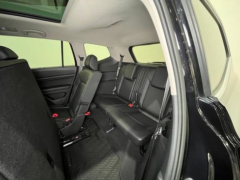 Used 2019 Volkswagen Atlas SEL R-Line AWD/4WD image 19
