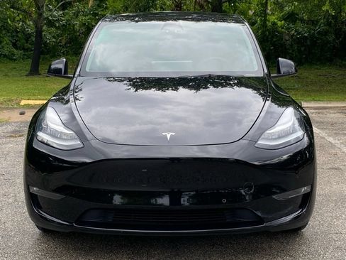 Used 2022 Tesla Model Y Long Range AWD/4WD image 3