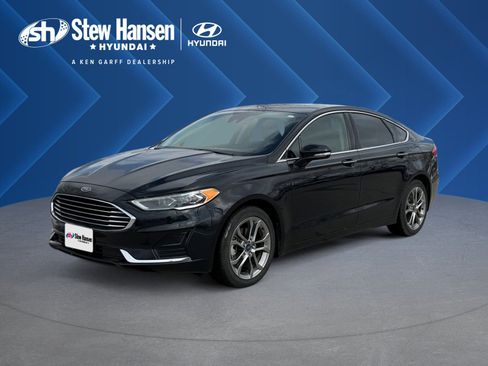 Used 2019 Ford Fusion SEL image 1