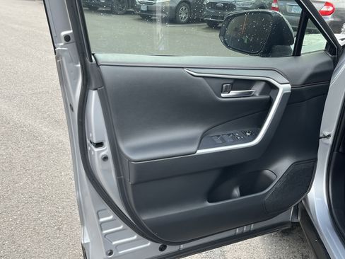 Used 2021 Toyota RAV4 XSE w/ Weather Package image 15