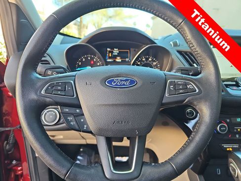 Used 2019 Ford Escape Titanium image 18