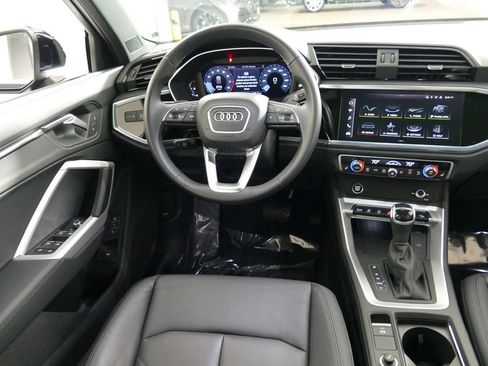 Used 2024 Audi Q3 2.0T Premium w/ Convenience Package AWD/4WD image 13