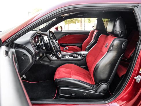 Used 2021 Dodge Challenger R/T Scat Pack RWD image 4
