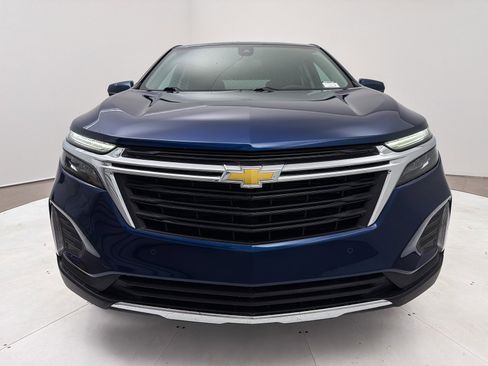 Used 2022 Chevrolet Equinox LT image 2