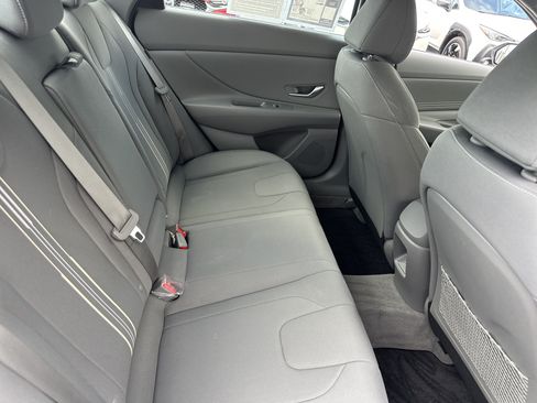 Used 2025 Hyundai Elantra SEL FWD image 14