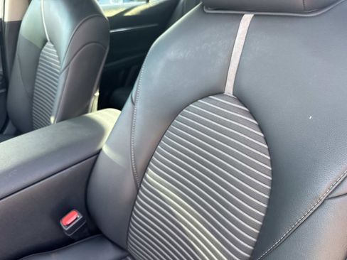 Used 2024 Toyota Camry SE image 19