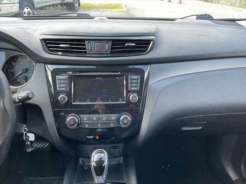 Used 2020 Nissan Rogue Sport S FWD image 28