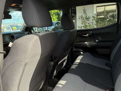 Used 2020 Toyota Tacoma TRD Sport image 14