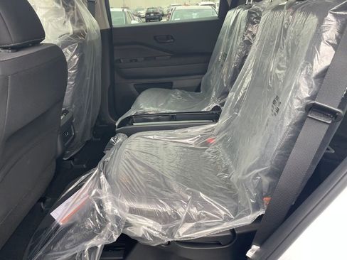 New 2025 Nissan Pathfinder SV image 14