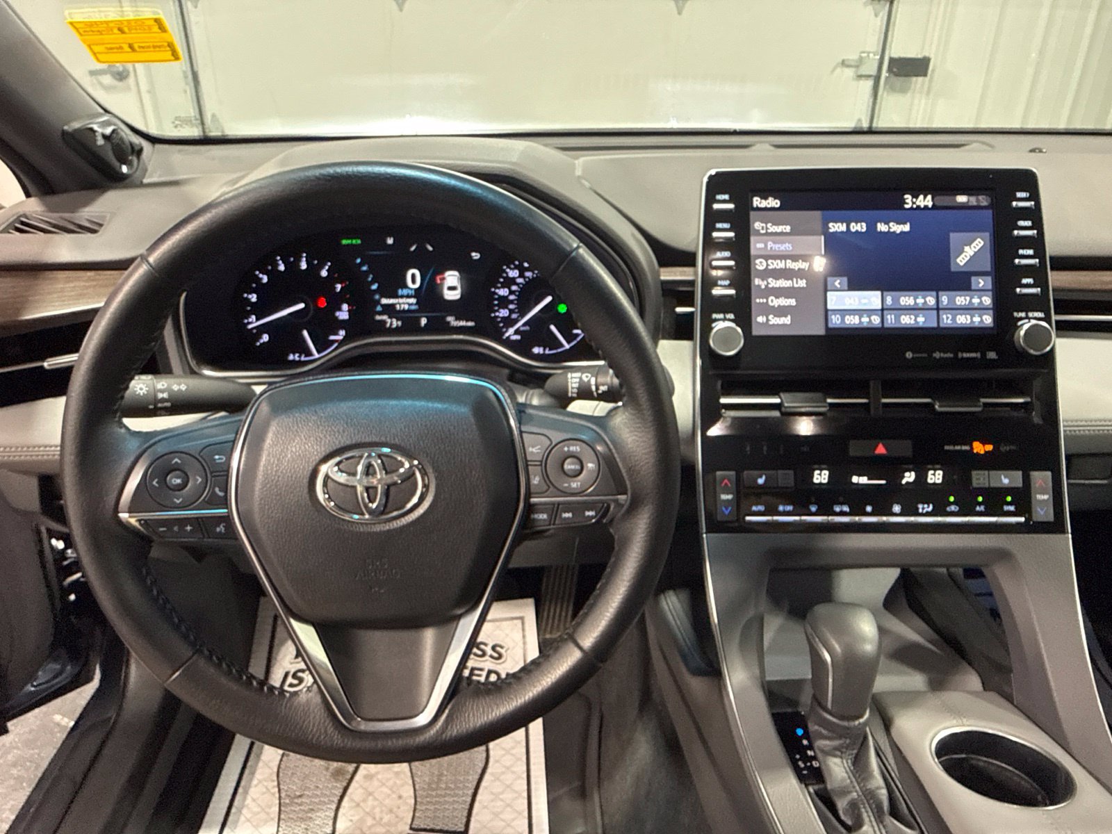 Used 2019 Toyota Avalon XLE w/ Moonroof Package FWD image 38