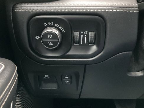 Used 2021 RAM 1500 Limited image 9