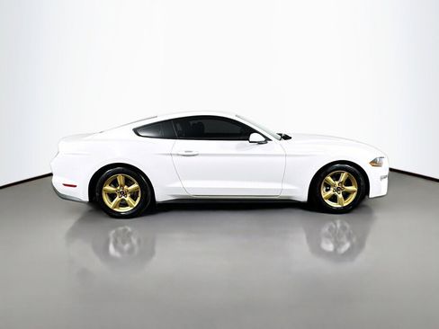 Used 2018 Ford Mustang Coupe image 6