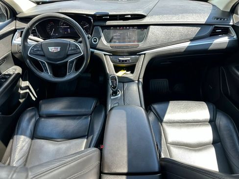 Used 2017 Cadillac XT5 Luxury w/ Driver Awareness Package AWD/4WD image 11