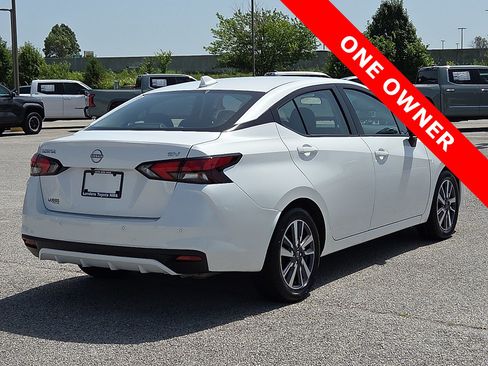 Used 2024 Nissan Versa SV FWD image 5