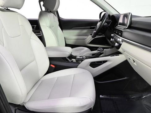 Used 2022 Kia Telluride S image 16