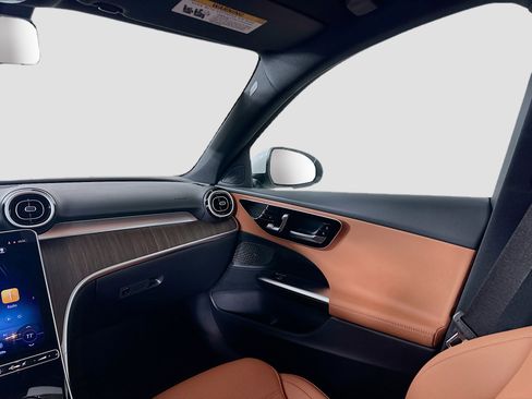 Used 2026 Mercedes-Benz C 300 4MATIC Sedan image 31