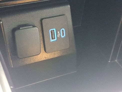 Certified 2024 Ford Explorer Limited image 26