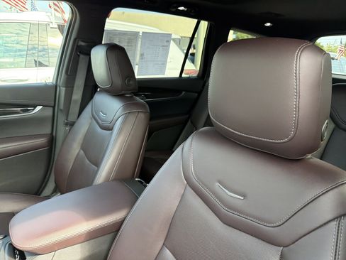 Used 2020 Cadillac XT6 Premium Luxury image 12