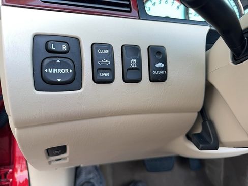 Used 2005 Toyota Solara SLE image 11