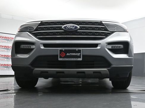 Used 2023 Ford Explorer XLT w/ Equipment Group 202A AWD/4WD image 33