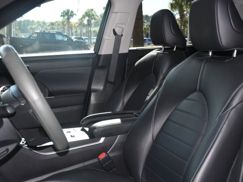 Certified 2024 Toyota Highlander LE image 12