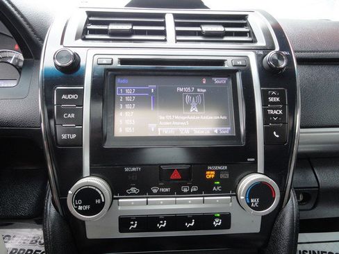 Used 2014 Toyota Camry SE image 13