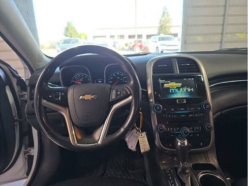 Used 2015 Chevrolet Malibu LT image 16