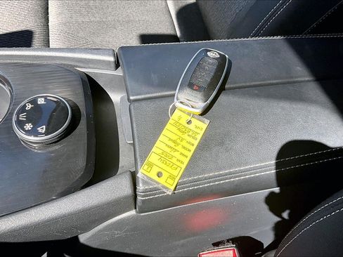 Used 2025 Nissan Rogue SV AWD/4WD image 12