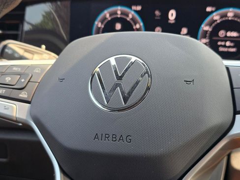 New 2026 Volkswagen Tiguan SEL R-Line AWD/4WD image 32