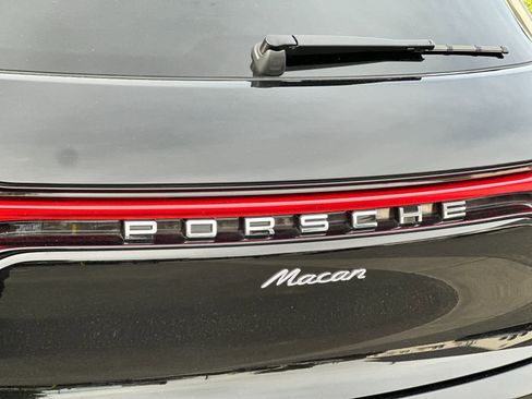 Certified 2025 Porsche Macan AWD/4WD image 32