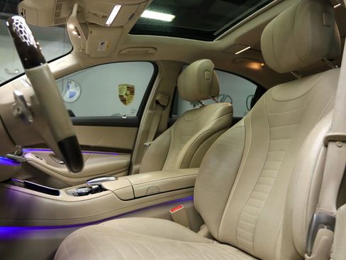 Used 2019 Mercedes-Benz S 560 Sedan w/ AMG Line Exterior image 25