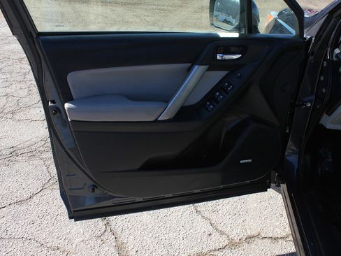 Used 2015 Subaru Forester 2.5i Limited image 30