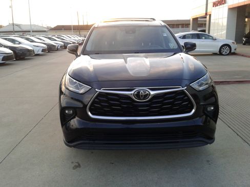 Used 2020 Toyota Highlander Limited image 2