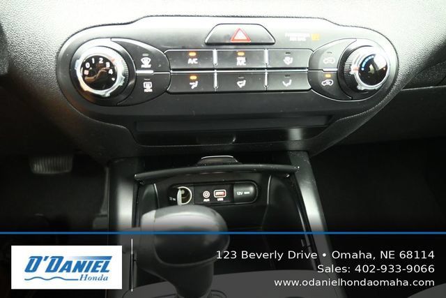 Used 2017 Kia Sorento AWD image 32