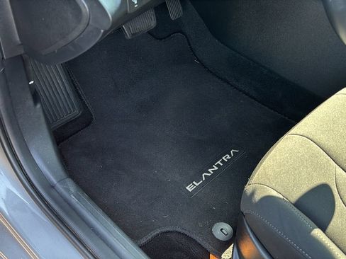 Certified 2023 Hyundai Elantra SEL w/ Convenience Package FWD image 17